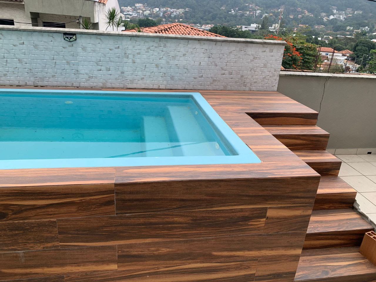  Projeto e construção de Deck e piscina.