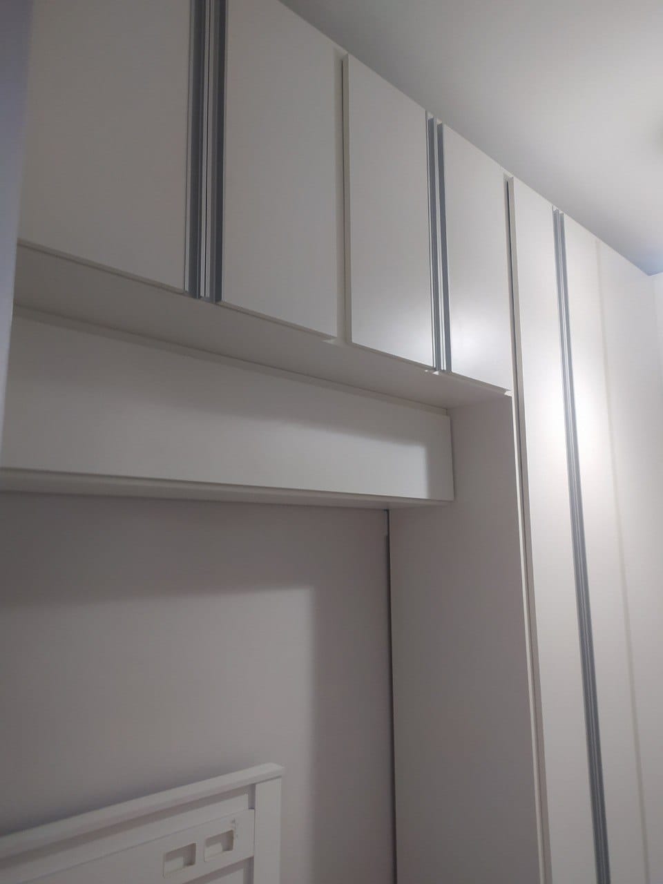 Mais espaço, mais praticidade! Este armário planejado foi desenvolvido para otimizar cada cantinho e deixar o ambiente muito mais aconchegante e funcional. ✅ Aproveitamento inteligente ✅ Modernidade no acabamento ✅ Solução sob medida